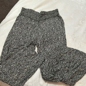 NWOT Isaac Mizrahi Comfy stylish pants 👖 🖤🖤🖤🤍🤍🤍